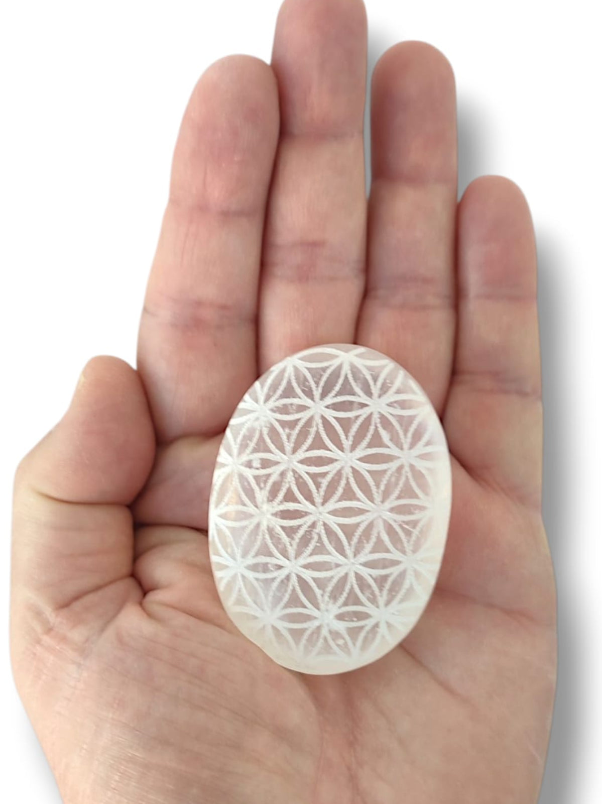 Palmstone de selenita natural con mandala para meditación y rituales
