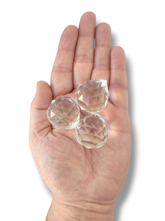 Bolas feng shui de cristal facetado para armonia en el hogar
