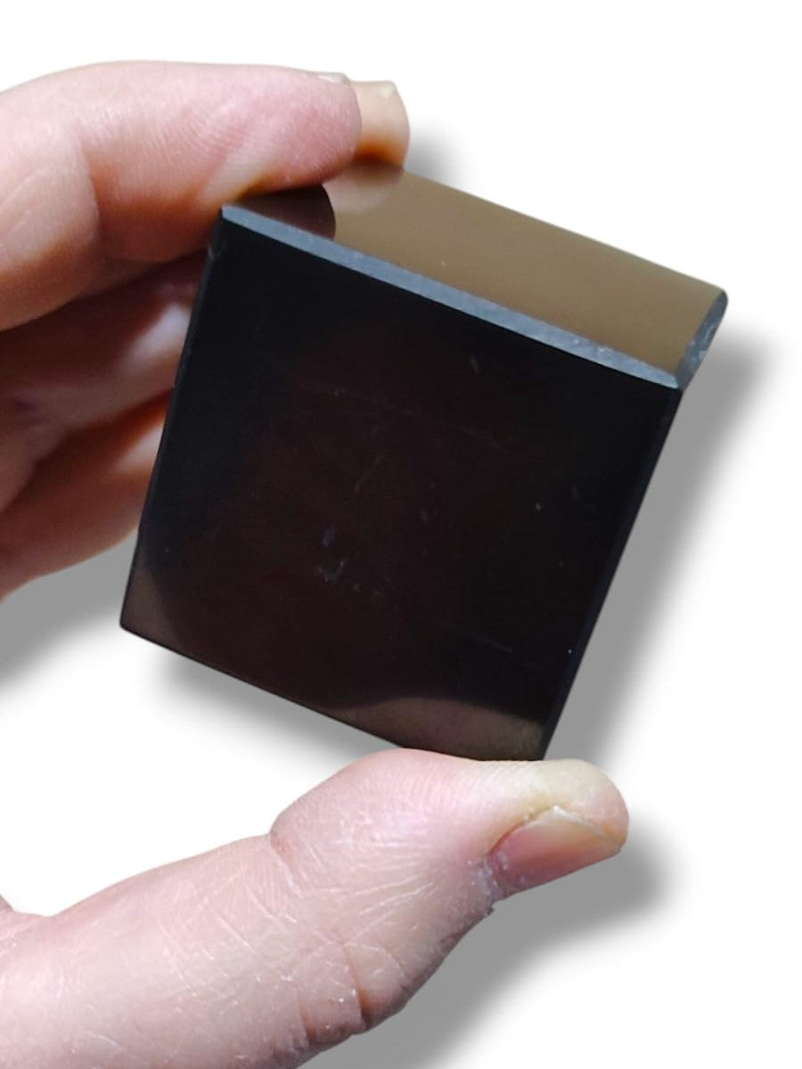 Cubo de shungit natural para protección energética y limpieza de radiaciones