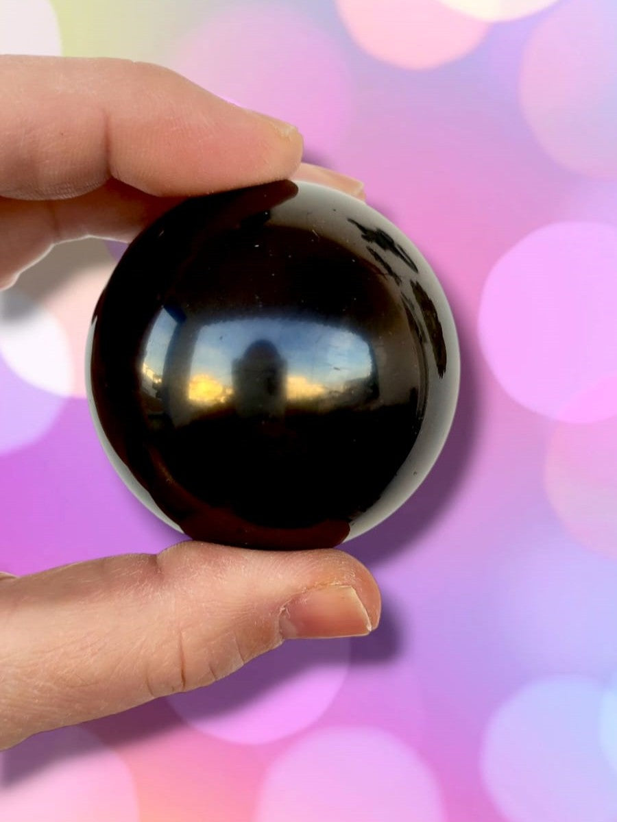 Esfera de shungit natural para limpieza de campos electromagneticos y armonizacion de espacios