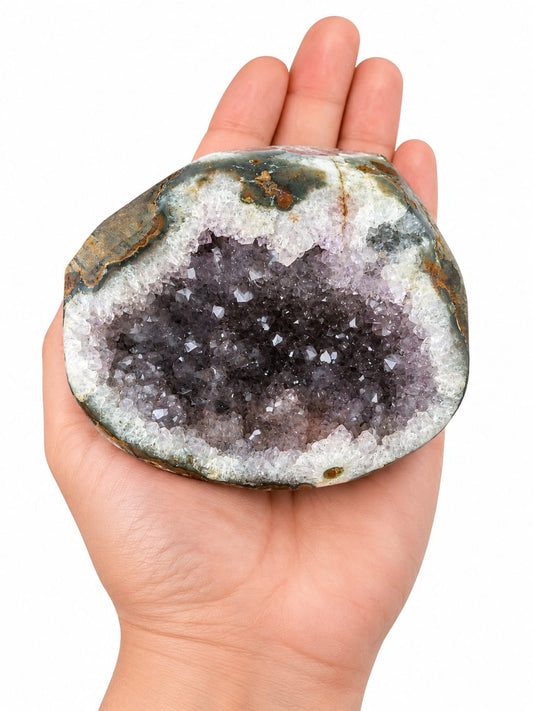 Geoda de amatista con inclusiones de agata musgosa