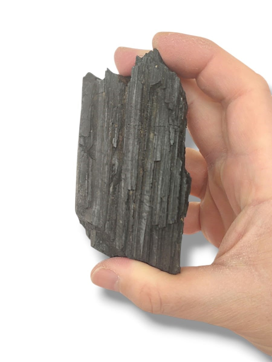 Turmalina negra en bruto. Minerales de proteccion energetica